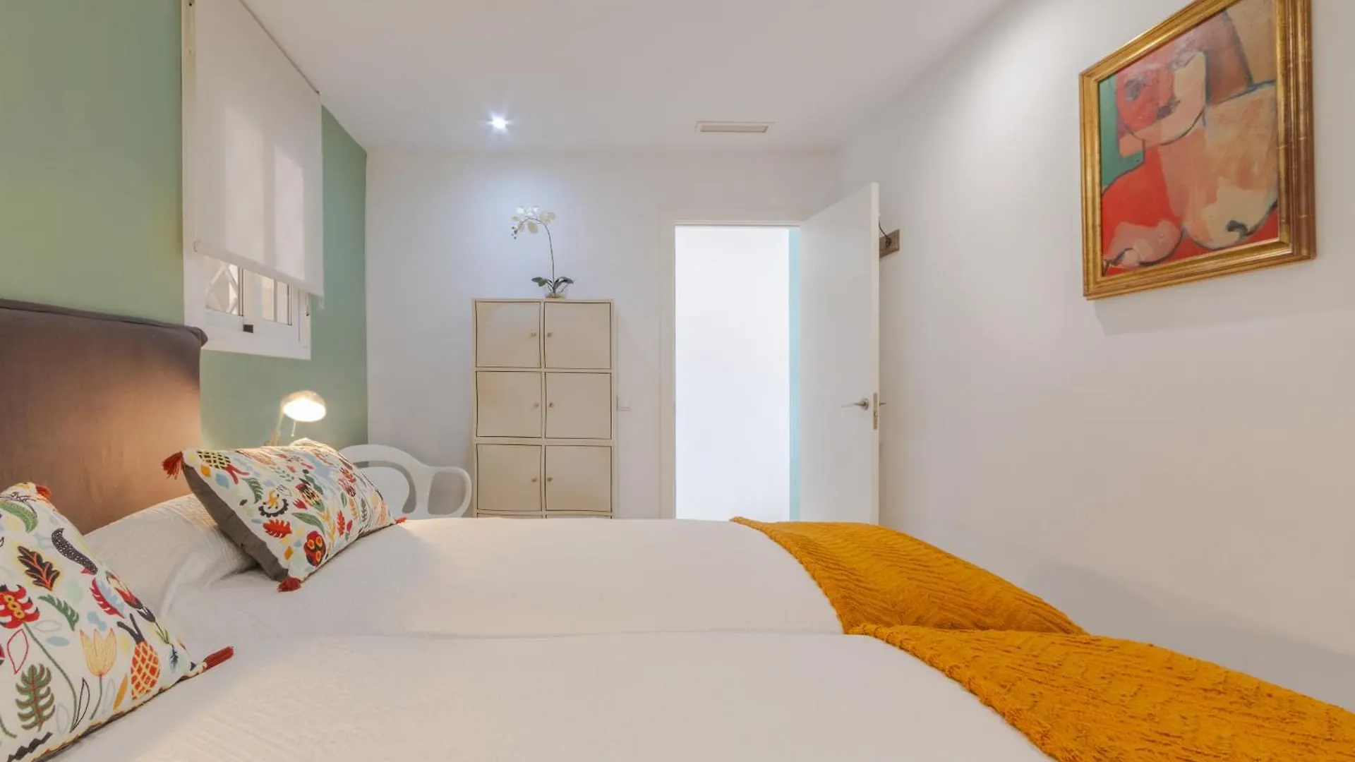 Front Line Beach Apartment 2 Bedr Marbella Spain