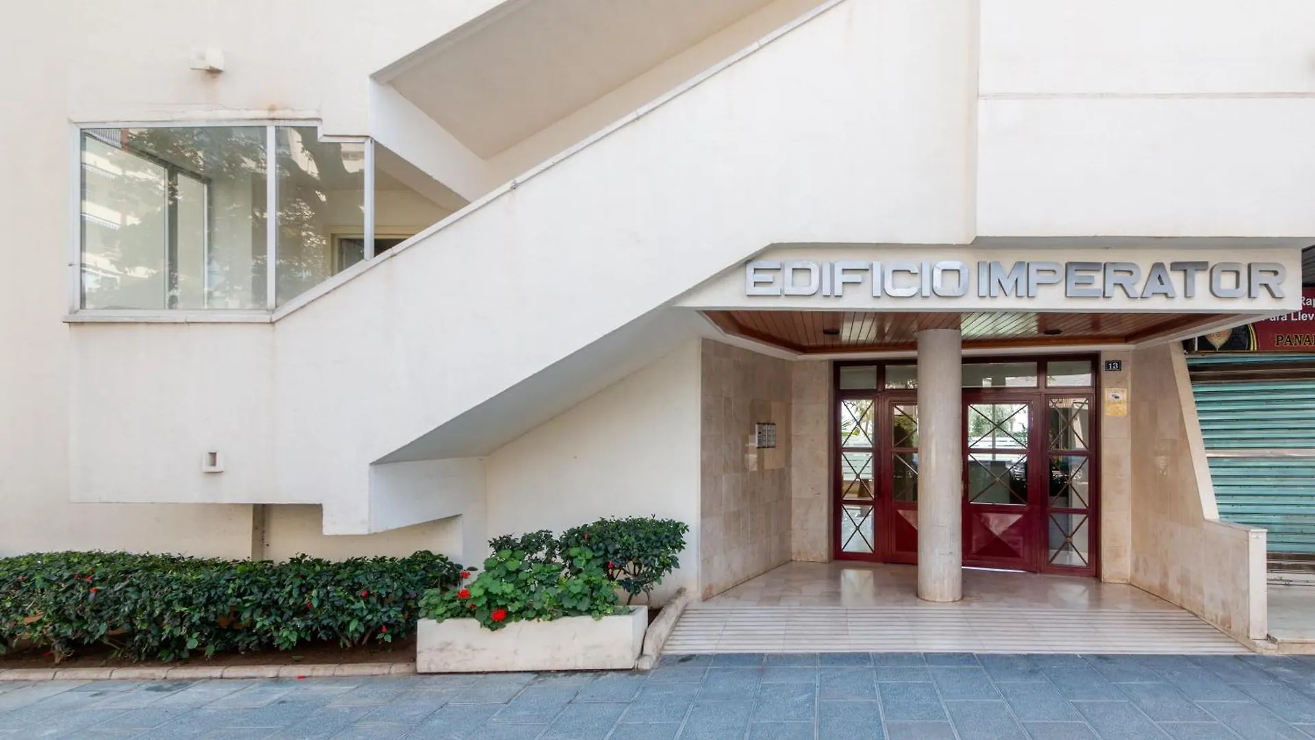 Front Line Beach Apartment 2 Bedr Marbella
